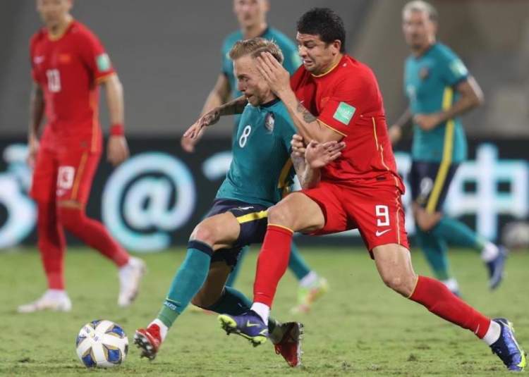 邓弗里斯：希望两到三周内复出，我们的球队就像一个大家庭